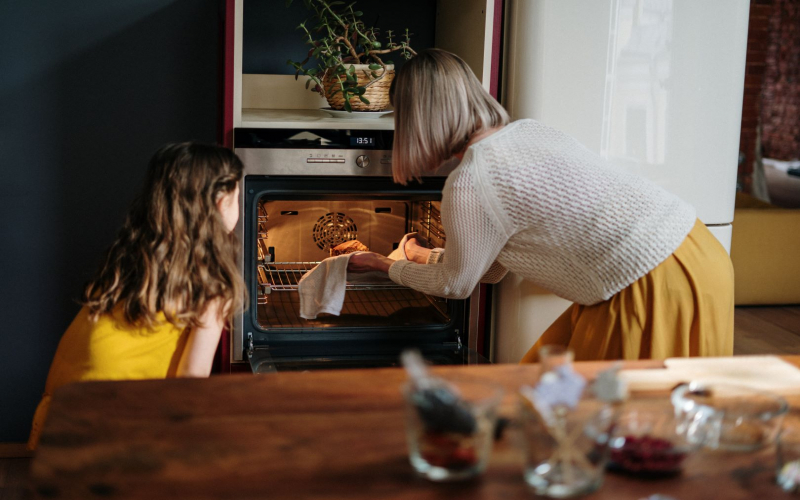 Eten opwarmen in oven of magnetron